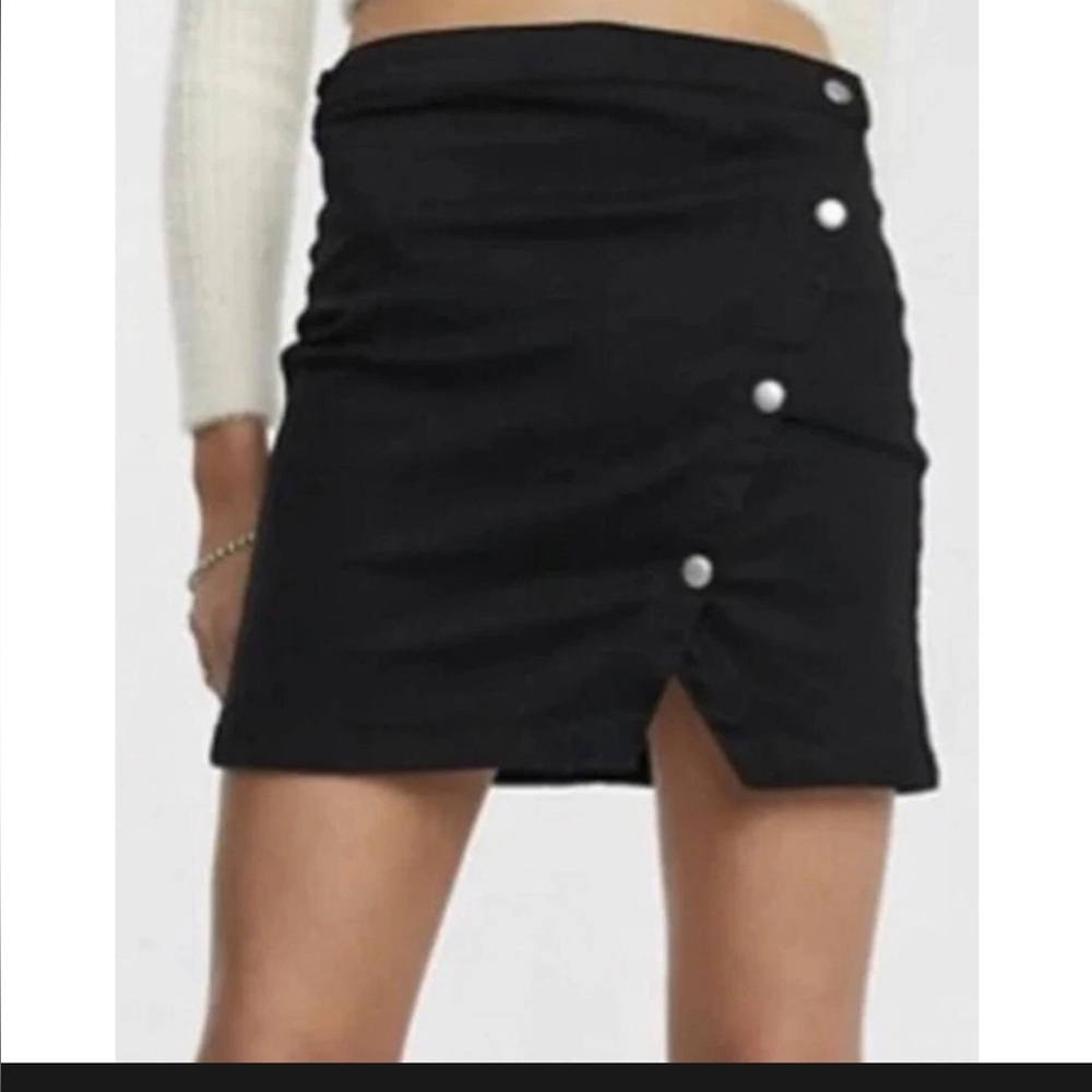 We The Free Women’s Skirt  Black Denim Wrap Mini Button Front Blue Casual Size 0